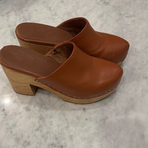 Charlotte Stone Platform clogs